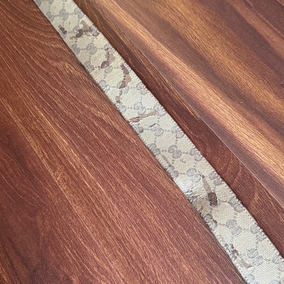 Gucci Brown Belt Made in Italy with Gold Heart Buckle Size 42 - Picture 8 of 12